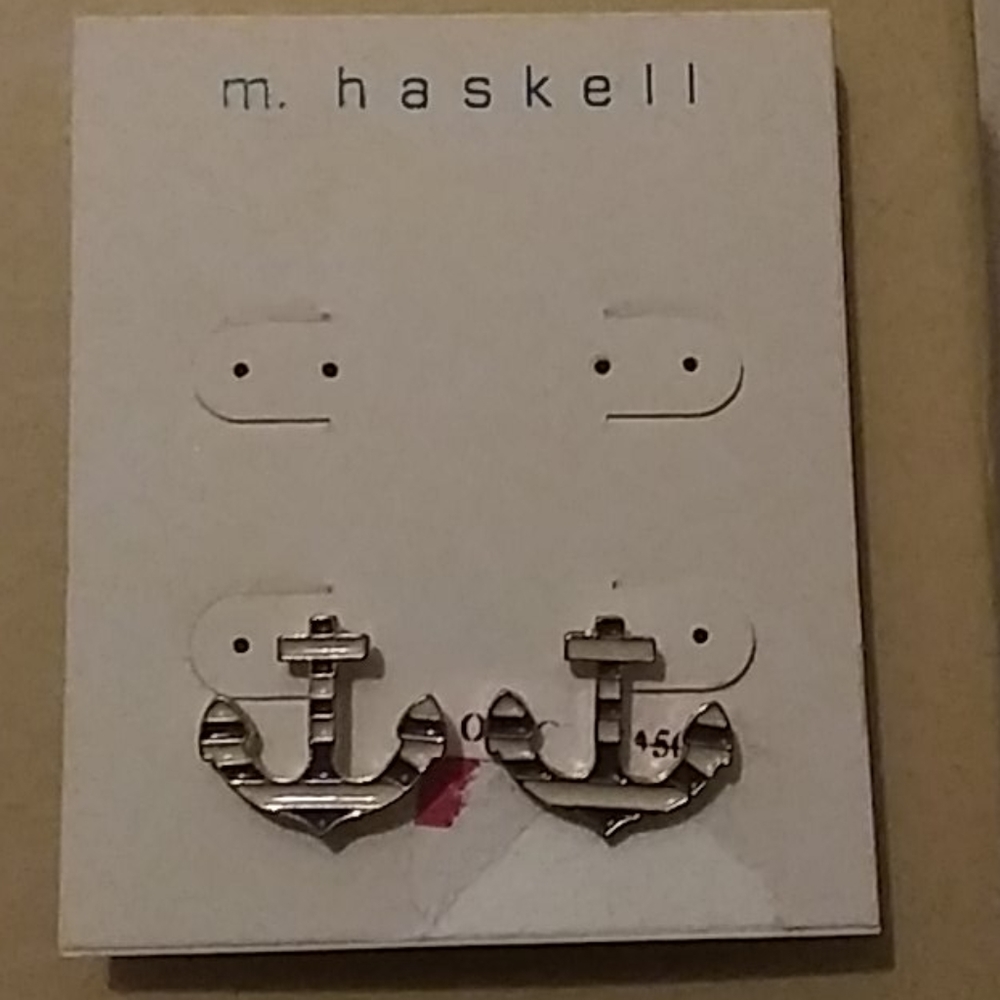 Anchor earrings